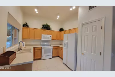 3352 E Cherry Hills Place, Chandler, AZ 85249 - Photo 10