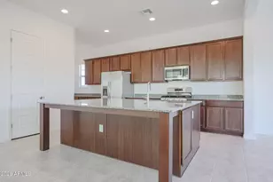 7576 W Bronco Trail, Peoria, AZ 85383 - Photo 2