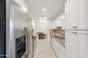 2230 E Clarendon Ave, Phoenix, AZ 85016 - Photo 14