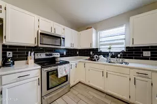 4006 N 88th Ln, Phoenix, AZ 85037 - Photo 8