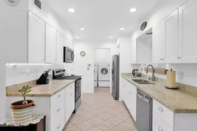 10712 W Camelot Circle, Sun City, AZ 85351 - Photo 12