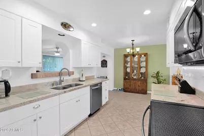 10712 W Camelot Circle, Sun City, AZ 85351 - Photo 14