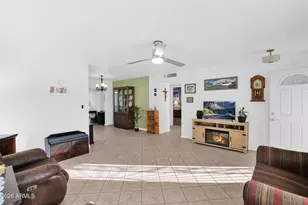 10712 W Camelot Cir, Sun City, AZ 85351 - Photo 6