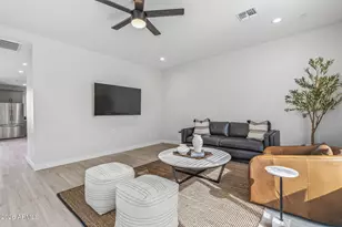 2601 E Clarendon Ave, Phoenix, AZ 85016 - Photo 14