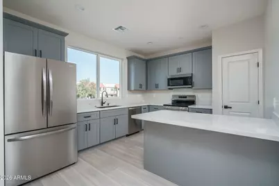 2601 E Clarendon Avenue #2, Phoenix, AZ 85016 - Photo 2