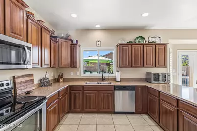 17837 W Watson Lane, Surprise, AZ 85388 - Photo 18