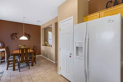 19253 N Hunters Run, Surprise, AZ 85387 - Photo 14