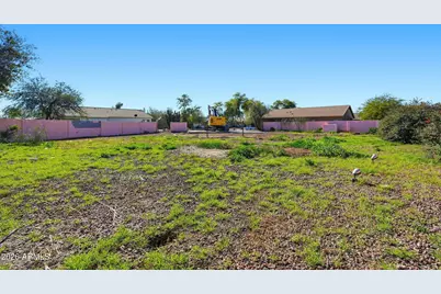 7106 W Sheila Lane #4, Phoenix, AZ 85033 - Photo 6