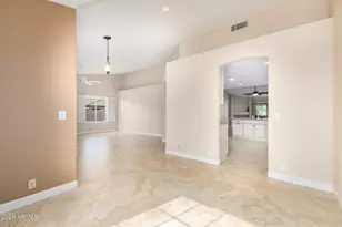 10910 W Mohawk Ln, Peoria, AZ 85373 - Photo 8