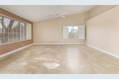 10910 W Mohawk Lane, Peoria, AZ 85373 - Photo 4