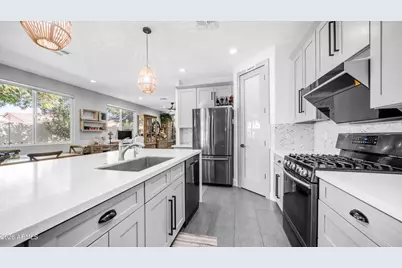 25084 N 68th Avenue, Peoria, AZ 85383 - Photo 22