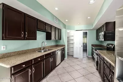 3807 E Cathedral Rock Drive, Phoenix, AZ 85044 - Photo 12