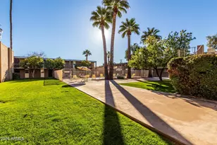 4394 N 36th St, Phoenix, AZ 85018 - Photo 16