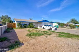 1114 N La Siesta Dr, Eloy, AZ 85131 - Photo 1