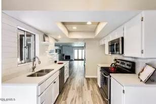 2 E Loma Ln, Phoenix, AZ 85020 - Photo 16