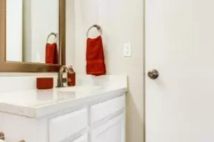 2 E Loma Ln, Phoenix, AZ 85020 - Photo 22