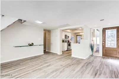 2 E Loma Lane, Phoenix, AZ 85020 - Photo 8