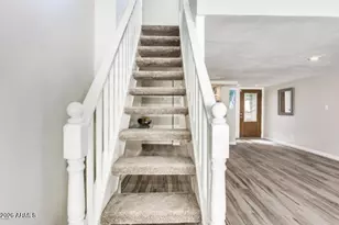 2 E Loma Ln, Phoenix, AZ 85020 - Photo 26