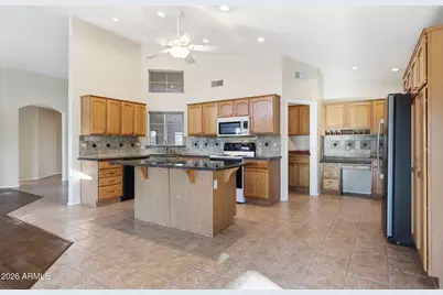 15777 W Earll Drive, Goodyear, AZ 85395 - Photo 10