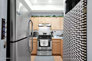 11666 N 28th Dr, Phoenix, AZ 85029 - Photo 4