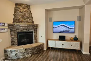 8357 W Staghorn Rd, Peoria, AZ 85383 - Photo 4