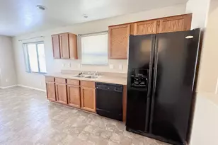 22693 N Davis Way, Maricopa, AZ 85138 - Photo 10