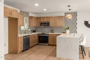 516 E Greenway Dr, Tempe, AZ 85282 - Photo 2