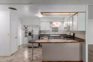 10401 N Cave Creek Rd, Phoenix, AZ 85020 - Photo 10