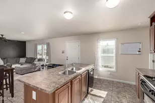 7810 W Peoria Ave, Peoria, AZ 85345 - Photo 8