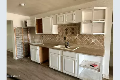 3802 N 62nd Drive, Phoenix, AZ 85033 - Photo 10