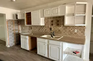 3802 N 62nd Dr, Phoenix, AZ 85033 - Photo 10