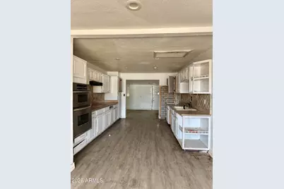 3802 N 62nd Drive, Phoenix, AZ 85033 - Photo 8