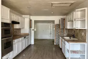 3802 N 62nd Dr, Phoenix, AZ 85033 - Photo 8