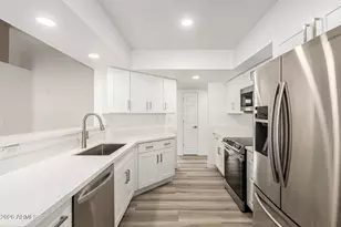 1630 W Sequoia Dr, Phoenix, AZ 85027 - Photo 14