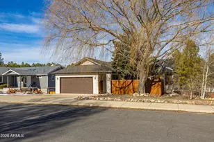 218 E Mohawk Dr, Flagstaff, AZ 86005 - Photo 2