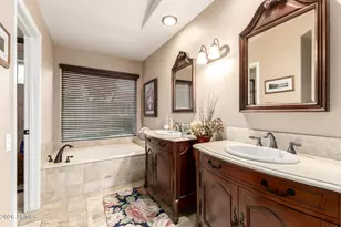 1350 N Madrid Ln, Chandler, AZ 85226 - Photo 8