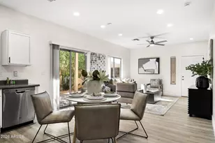 2723 E Schiliro Cir, Phoenix, AZ 85032 - Photo 2