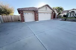 2821 E Morgan Ct, Gilbert, AZ 85295 - Photo 2