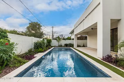 4529 E Glenrosa Avenue, Phoenix, AZ 85018 - Photo 2