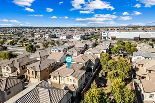 867 S Swallow Ln, Gilbert, AZ 85296 - Photo 18