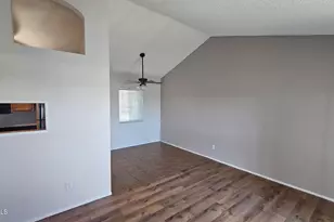 7550 N 12th St, Phoenix, AZ 85020 - Photo 1