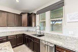 7536 W Molly Dr, Peoria, AZ 85383 - Photo 34