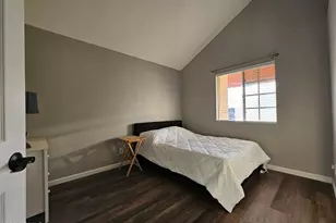 2144 E Center Ln, Tempe, AZ 85281 - Photo 14