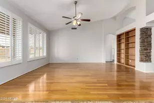 402 E Blue Eagle Ln, Phoenix, AZ 85086 - Photo 12