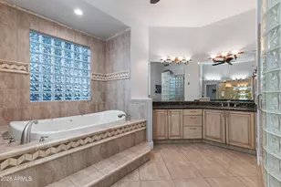 9154 E Charter Oak Dr, Scottsdale, AZ 85260 - Photo 16