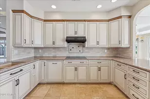 8407 E Del Camino Dr, Scottsdale, AZ 85258 - Photo 18