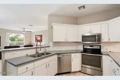 9550 E Thunderbird Road #Unit 213, Scottsdale, AZ 85260 - Photo 2