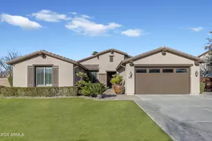 152 W Crescent Way, Chandler, AZ 85248 - Photo 2