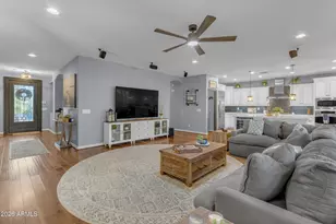 152 W Crescent Way, Chandler, AZ 85248 - Photo 4