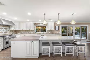 4945 E Cheery Lynn Rd, Phoenix, AZ 85018 - Photo 10